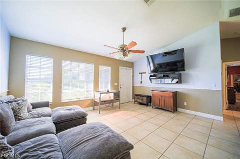 507 SE 8th Ter, Cape Coral FL - photo 9 of 19