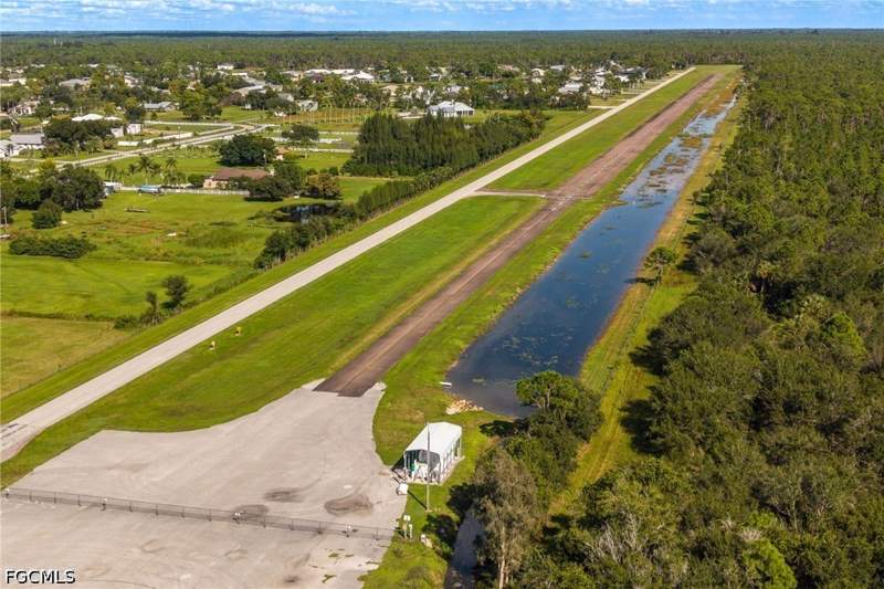 3 bedroom SingleFamilyResidence at 18839 Baseleg Ave, Pine Shadows Air Park, North Fort Myers — photo 3