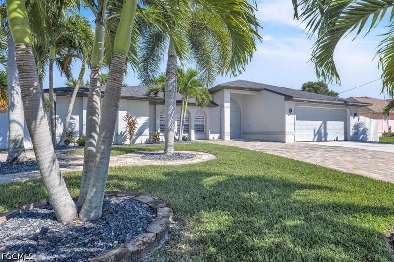 3 bedroom SingleFamilyResidence at 3619 Oasis Blvd, Cape Coral, Cape Coral — photo 2