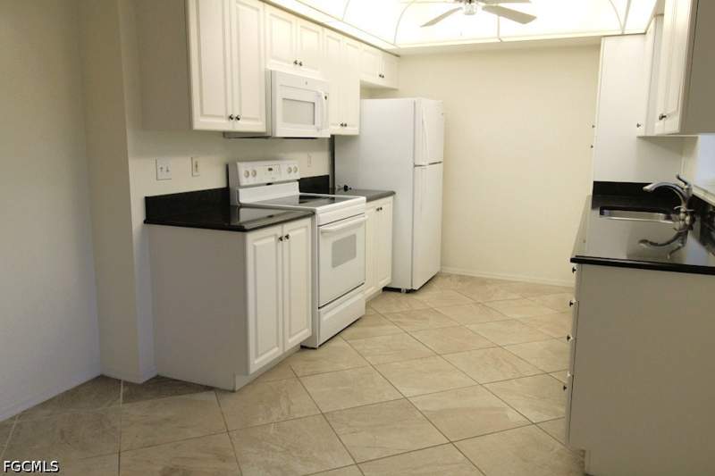 2 bedroom Condominium at 14931 Park Lake Dr 104, The Park At Lakewood, Fort Myers — photo 5