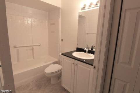 14931 Park Lake Dr 104, Fort Myers FL - photo 9 of 29