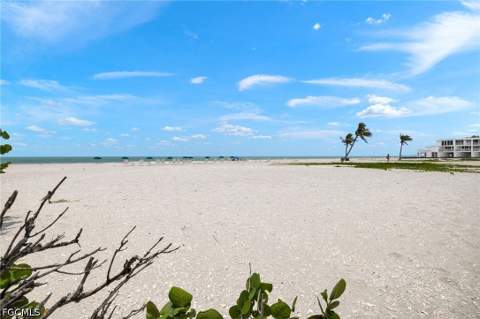 3067 W Gulf Dr 102, Sanibel FL - photo 22 of 34