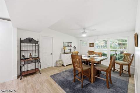 1390 Delmar Ln, Naples FL - photo 10 of 42