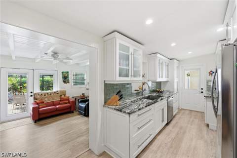 1390 Delmar Ln, Naples FL - photo 12 of 42