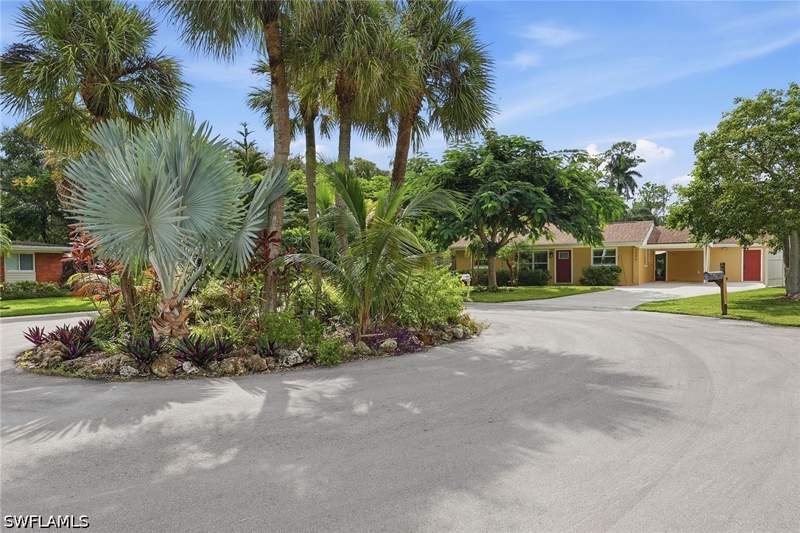 3 bedroom SingleFamilyResidence at 1390 Delmar Ln, Brookside, Naples — photo 2