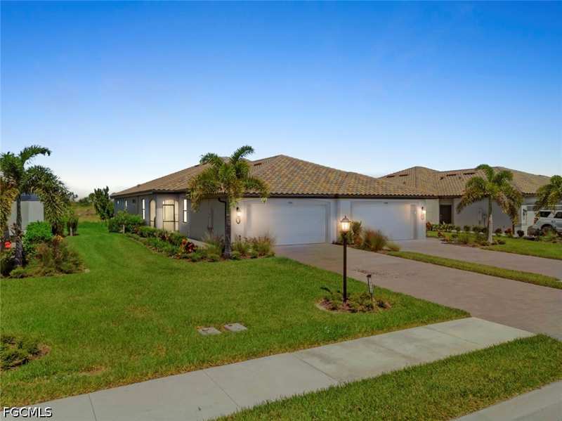 2 bedroom Attached at 19540 Hinkley Dr, Verdana Village, Estero — photo 1