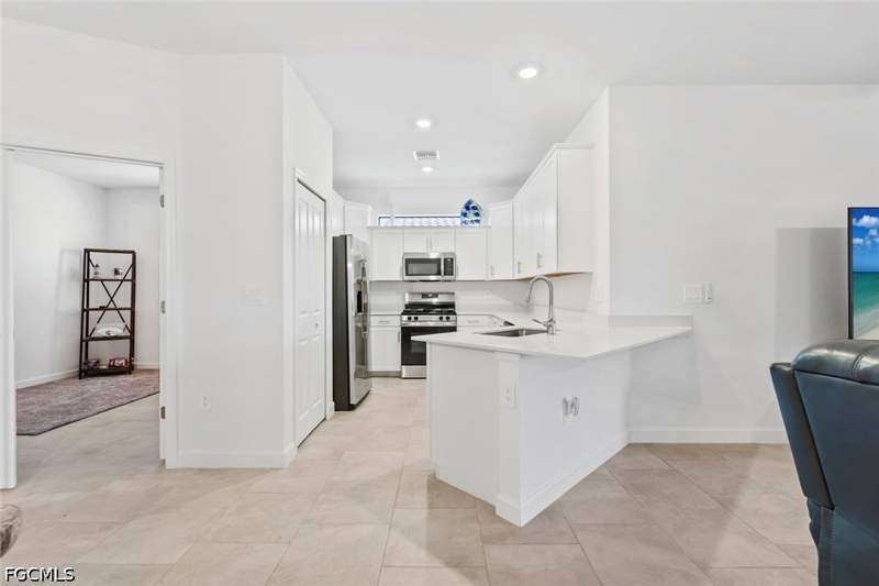 2 bedroom Attached at 19540 Hinkley Dr, Verdana Village, Estero — photo 3