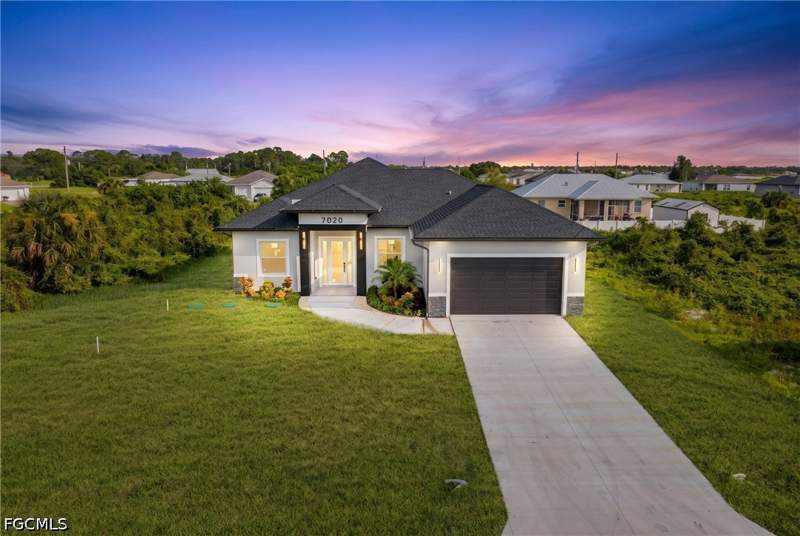 3 bedroom SingleFamilyResidence at 7020 Burma Cir, Port Labelle, Labelle — photo 2