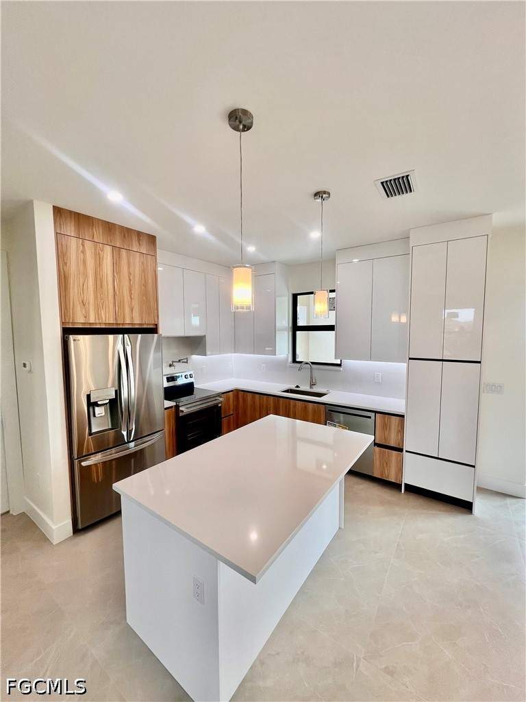 3 bedroom SingleFamilyResidence at 3904 NW 38th St, Cape Coral, Cape Coral — photo 2