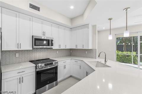 286 Indies Dr E 101, Naples FL - photo 8 of 29