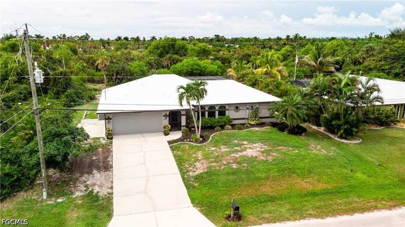 3 bedroom SingleFamilyResidence at 11553 Oakland Dr, Charlotte Shores, Bokeelia — photo 1
