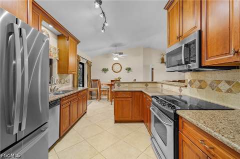 11553 Oakland Dr, Bokeelia FL - photo 11 of 31