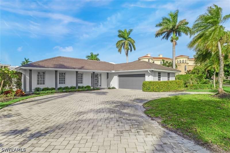 3 bedroom SingleFamilyResidence at 1823 Hurricane Harbor Ln, Moorings, Naples — photo 2