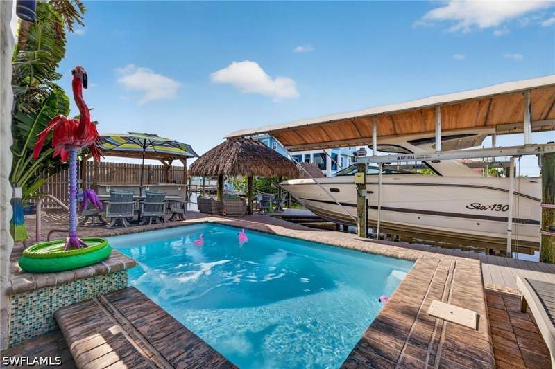 4 bedroom Duplex at 820 3rd St, Matanzas View, Fort Myers Beach — photo 4