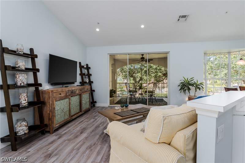 3 bedroom Condominium at 56 Silver Oaks Cir 202, Silver Oaks, Naples — photo 5