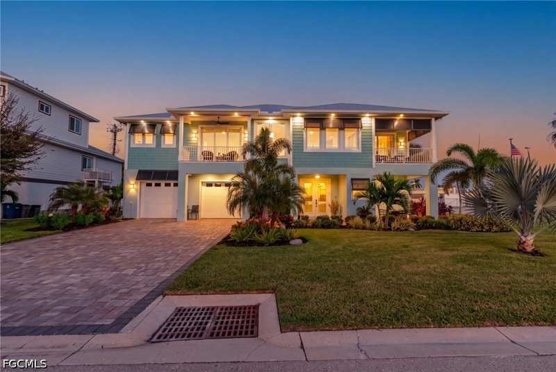 3 bedroom SingleFamilyResidence at 810 San Carlos Dr, San Carlos On The Gulf, Fort Myers Beach — photo 1