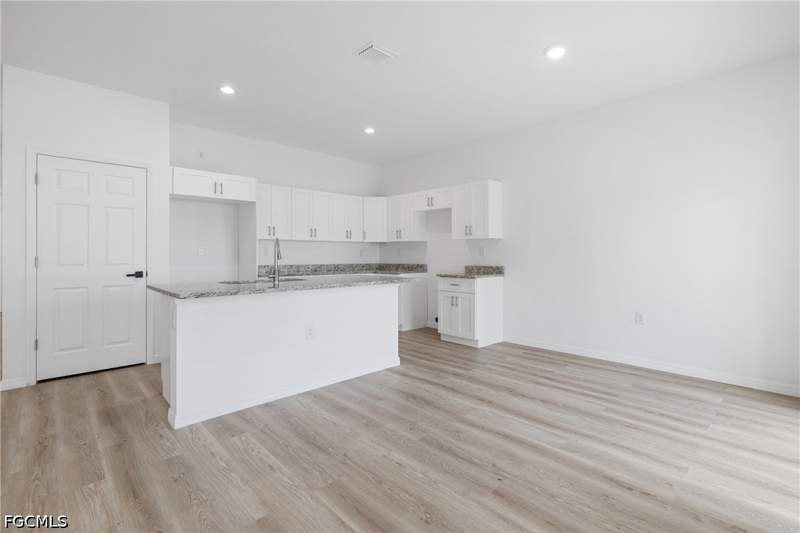 3 bedroom SingleFamilyResidence at 566 Woodview Dr, Lehigh Acres, Lehigh Acres — photo 5