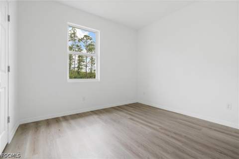 566 Woodview Dr, Lehigh Acres FL - photo 8 of 30