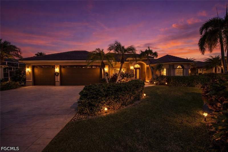 3 bedroom SingleFamilyResidence at 5605 Merlyn Ln, Cape Harbour, Cape Coral — photo 2