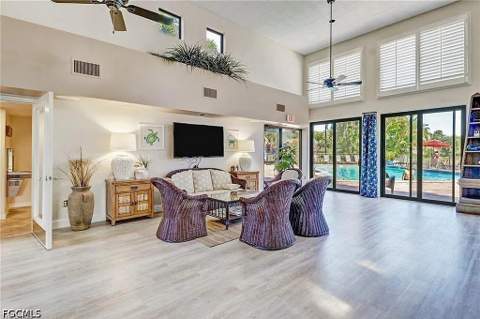 619 Beachwalk Cir I201, Naples FL - photo 21 of 32