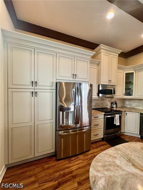 619 Beachwalk Cir I201, Naples FL - photo 9 of 32