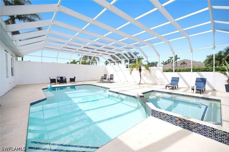 4 bedroom SingleFamilyResidence at 290 S Heathwood Dr, Marco Island, Marco Island — photo 2
