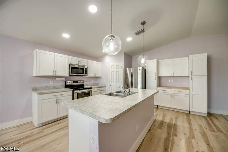 4 bedroom SingleFamilyResidence at 4302 NE 9th Ave, Cape Coral, Cape Coral — photo 2