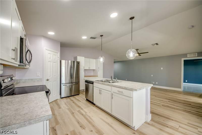 4 bedroom SingleFamilyResidence at 4302 NE 9th Ave, Cape Coral, Cape Coral — photo 3