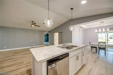 4302 NE 9th Ave, Cape Coral FL - photo 8 of 53