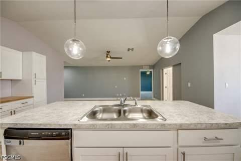 4302 NE 9th Ave, Cape Coral FL - photo 9 of 53
