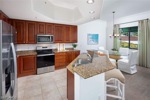 975 Sandpiper St A204, Naples FL - photo 8 of 18