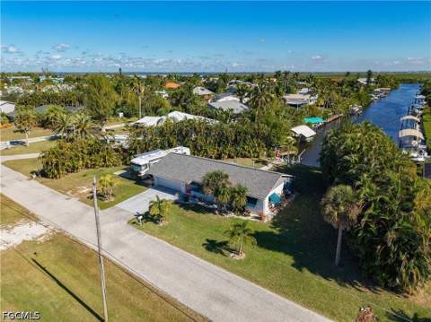 5442 Martin Cv, Bokeelia FL - photo 10 of 59