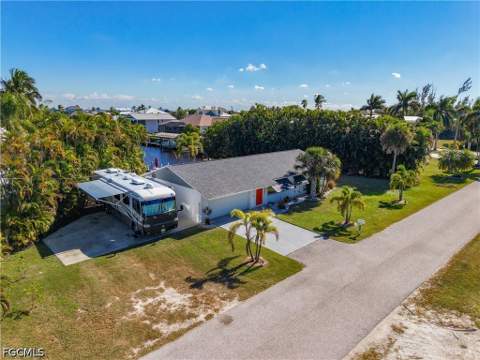 5442 Martin Cv, Bokeelia FL - photo 12 of 59