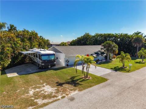5442 Martin Cv, Bokeelia FL - photo 14 of 59