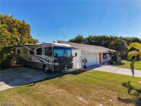 5442 Martin Cv, Bokeelia FL - photo 15 of 59