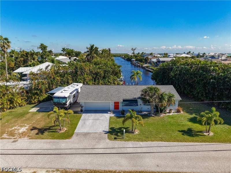 3 bedroom SingleFamilyResidence at 5442 Martin Cv, Serenity Cove, Bokeelia — photo 2