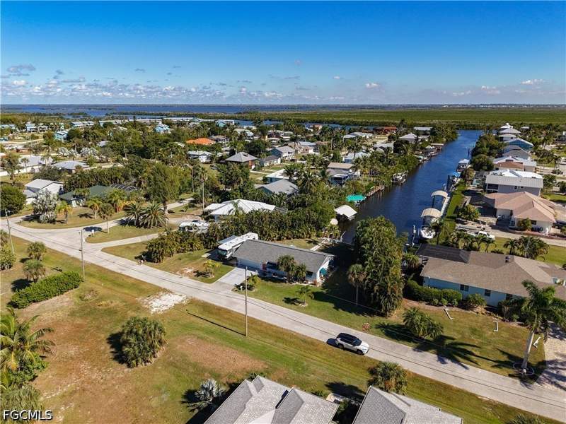 3 bedroom SingleFamilyResidence at 5442 Martin Cv, Serenity Cove, Bokeelia — photo 4