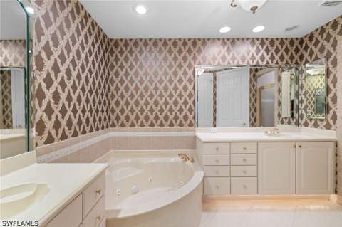 6073 Ashford Ln 802, Naples FL - photo 12 of 20