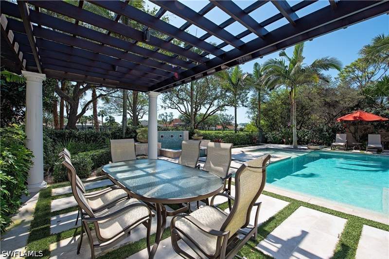 4 bedroom Attached at 7100 Verde Way, Isle Verde, Naples — photo 3
