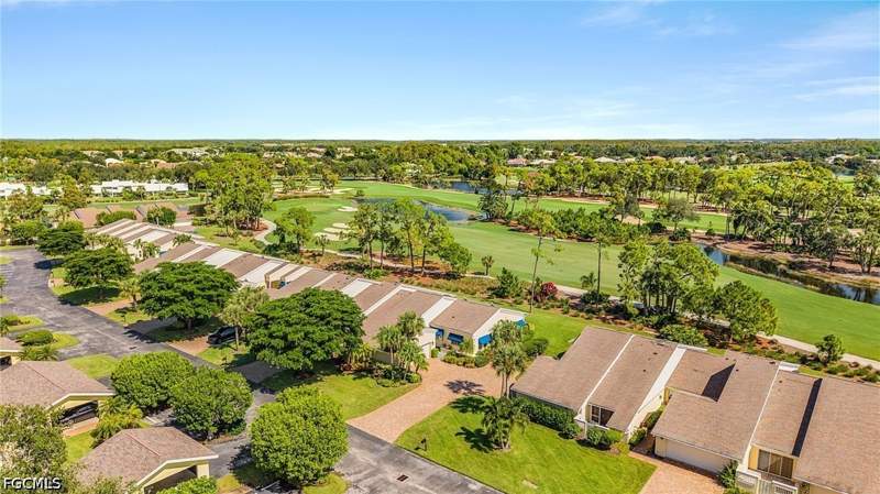 3 bedroom Attached at 15679 Carriedale Ln, Carriedale, Fort Myers — photo 2