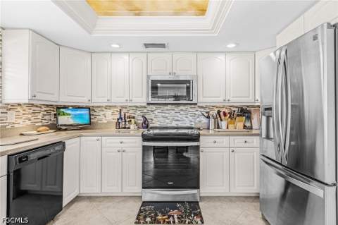 15679 Carriedale Ln, Fort Myers FL - photo 7 of 34
