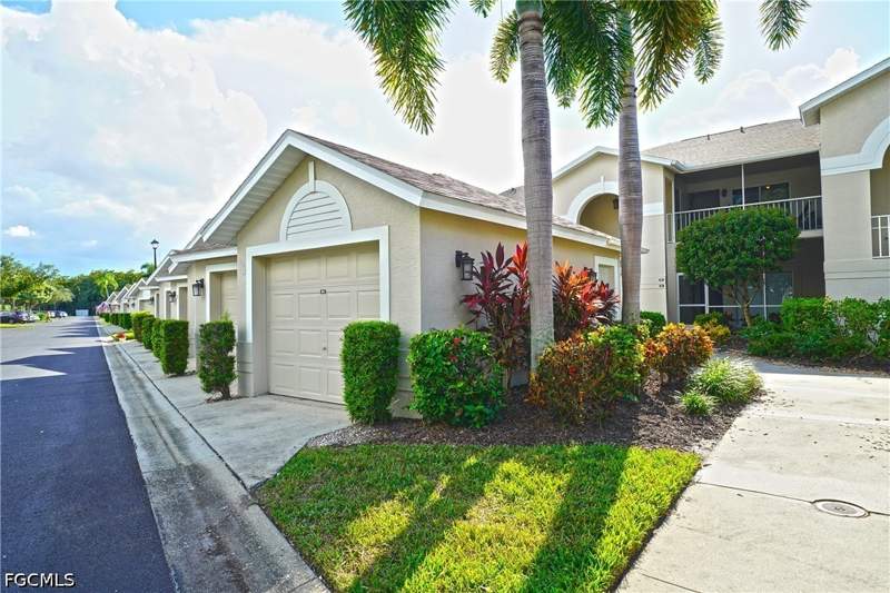 2 bedroom Condominium at 14520 Hickory Hill Ct 823, Verandas, Fort Myers — photo 2