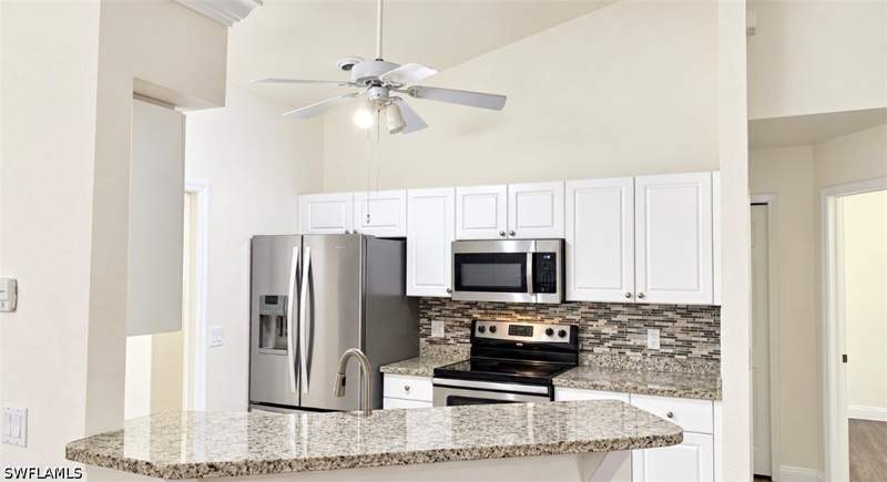 3 bedroom SingleFamilyResidence at 403 SE 22nd St, Cape Coral, Cape Coral — photo 4