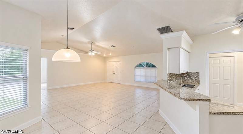3 bedroom SingleFamilyResidence at 403 SE 22nd St, Cape Coral, Cape Coral — photo 5