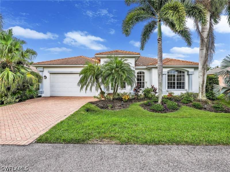 3 bedroom SingleFamilyResidence at 24921 Divot Dr, Sir Michaels Place, Bonita Springs — photo 2