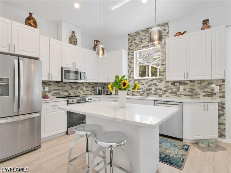 3 bedroom SingleFamilyResidence at 24921 Divot Dr, Sir Michaels Place, Bonita Springs — photo 4