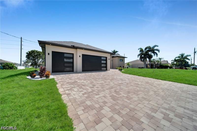 4 bedroom SingleFamilyResidence at 1029 NW 24th Pl, Cape Coral, Cape Coral — photo 2