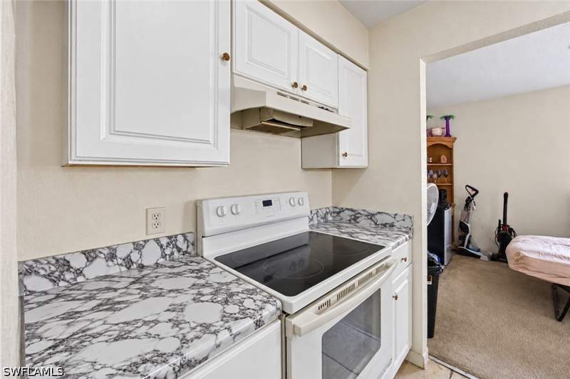 1 bedroom Condominium at 2885 Winkler Ave 615, Village Creek, Fort Myers — photo 4