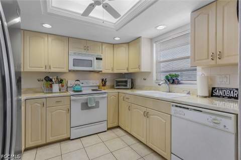 4531 Bay Beach Ln 334, Fort Myers Beach FL - photo 10 of 45