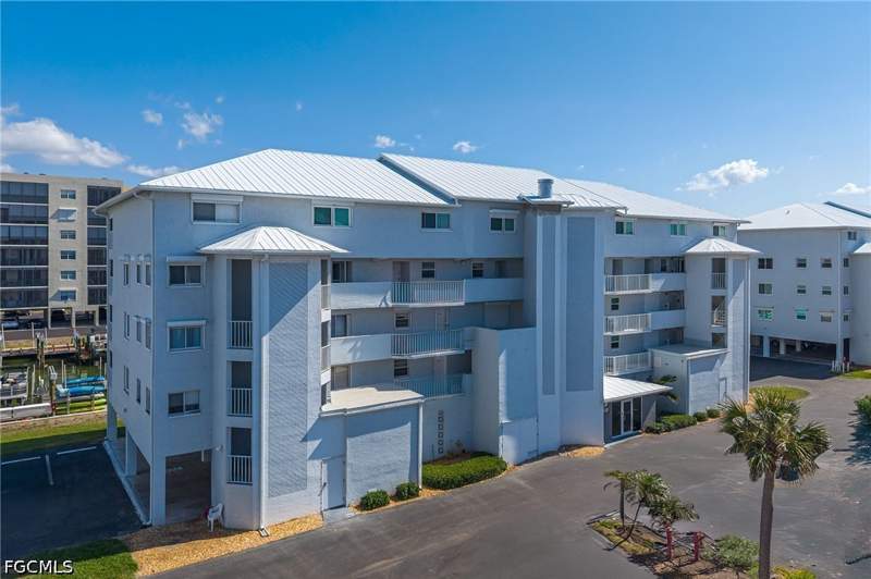 2 bedroom Condominium at 4531 Bay Beach Ln 334, Royal Pelican Townhouse, Fort Myers Beach — photo 2